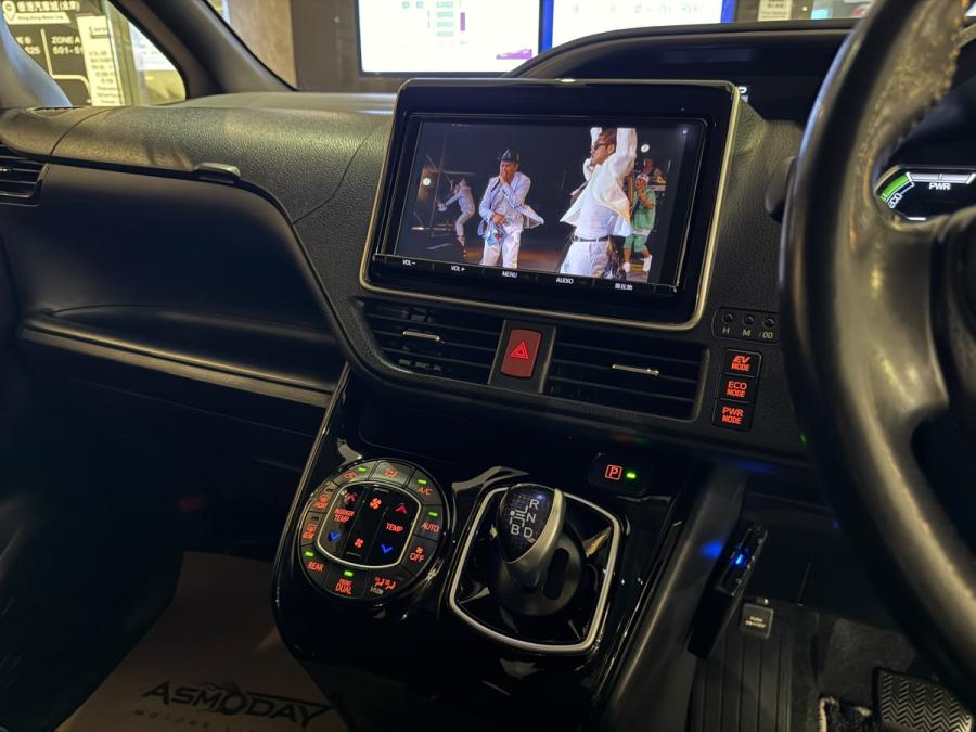 Voxy 1.8 Hybrid ZS 煌II - Image 7